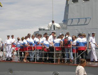 ForPost - Новости : Севастопольцы поздравили ВМСУ с праздником. По своему.