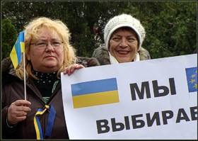 ForPost - Новости : Митинг за поддержку «евромайдана» в Севастополе прошел под патриотические песни, призывающие объединиться с Россией