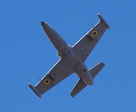 ForPost - Новости : В небе над Севастополем прошли учебные полеты летчиков двух авиабригад на трех типах самолетов
