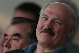 ForPost - Новости : Лукашенко разрешил вернуть наказание за "тунеядство"