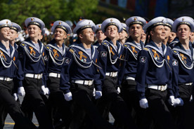 ForPost - Новости : На Черноморском флоте начались тренировки парадных расчетов ко Дню Победы