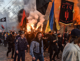 ForPost - Новости : Националисты прошлись по центру Одессы с кельтскими крестами и криками за «белого человека»