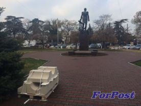 ForPost - Новости : Памятник Сенявину в Севастополе ремонтируют «бесцеремонным образом» – подрядчика назначили после сомнительного тендера