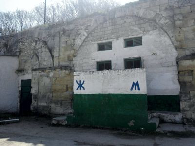 ForPost - Новости : Исторические акведуки в Севастополе застроены сараями и туалетами