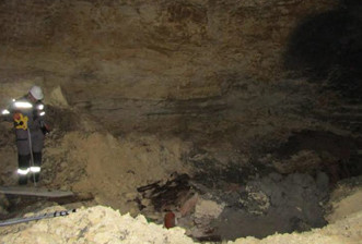 ForPost - Новости : Под жилым домом в Севастополе обнаружили огромную пещеру