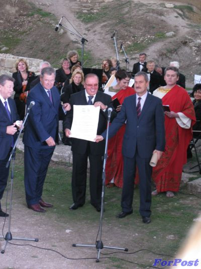 ForPost - Новости: Сертификат ЮНЕСКО торжественно вручили Херсонесскому заповеднику спустя три месяца после присуждения