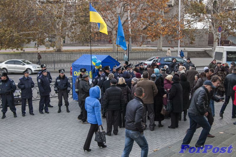 ForPost - Новости: Более 1000 жителей города-героя на антиевропейском митинге в Севастополе потребовали от украинских властей присоединения к Таможенному союзу