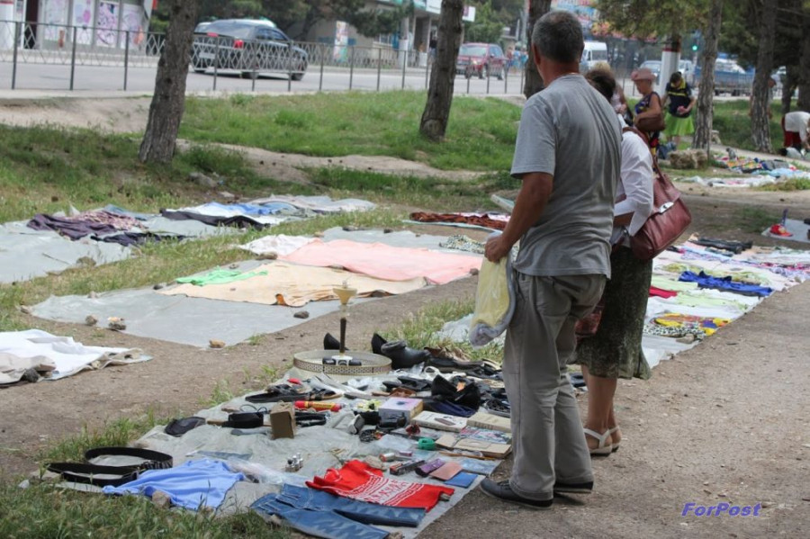 ForPost - Новости: "Блошиный рынок" в Севастополе: убрать нельзя оставить