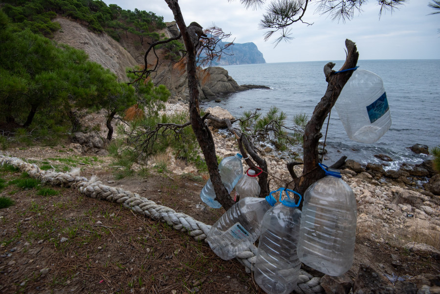 ForPost - Новости: Севастопольские палаточники рассказали о «складе» за Серебряным пляжем 
