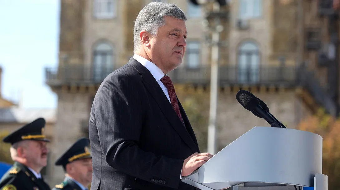 Порошенко вновь выступил против участия России в размещении миротворцев в Донбассе