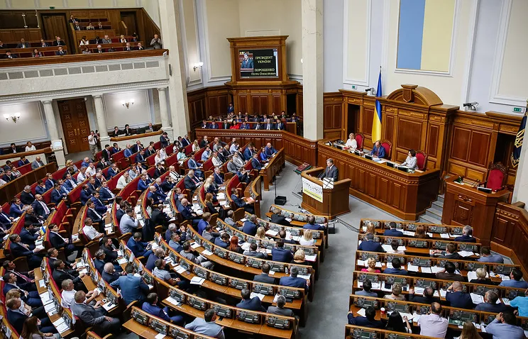 Рада приняла в первом чтении президентский законопроект о реинтеграции Донбасса