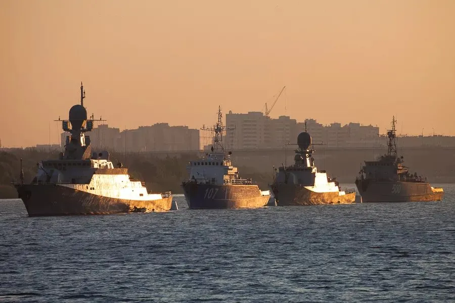 На учения в Каспийское море вышли более 20 кораблей