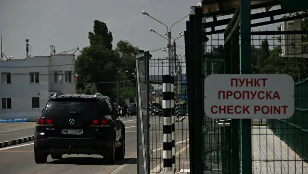 Украинец пойдет под суд за попытку подкупа таможенника на крымской границе