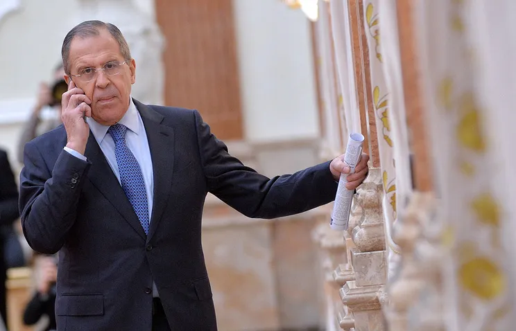 Лавров в беседе с Тиллерсоном напомнил о требовании вернуть российские дипобъекты