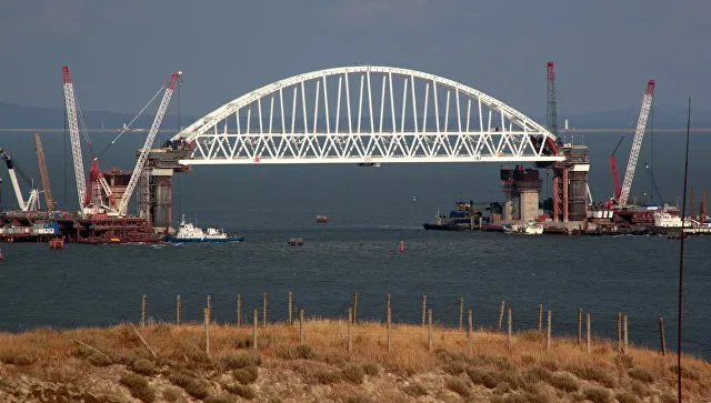 Установка автодорожной арки моста в Крым может начаться в среду