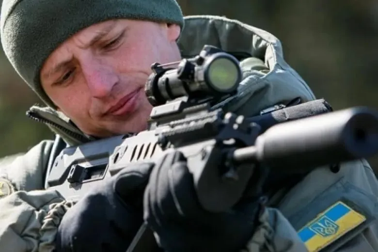 Киев перебросил под Донецк три группы снайперов, вооруженных американскими винтовками