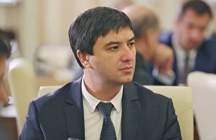 Нового главу Госкомнаца Крыма пригласили из опальной Феодосии