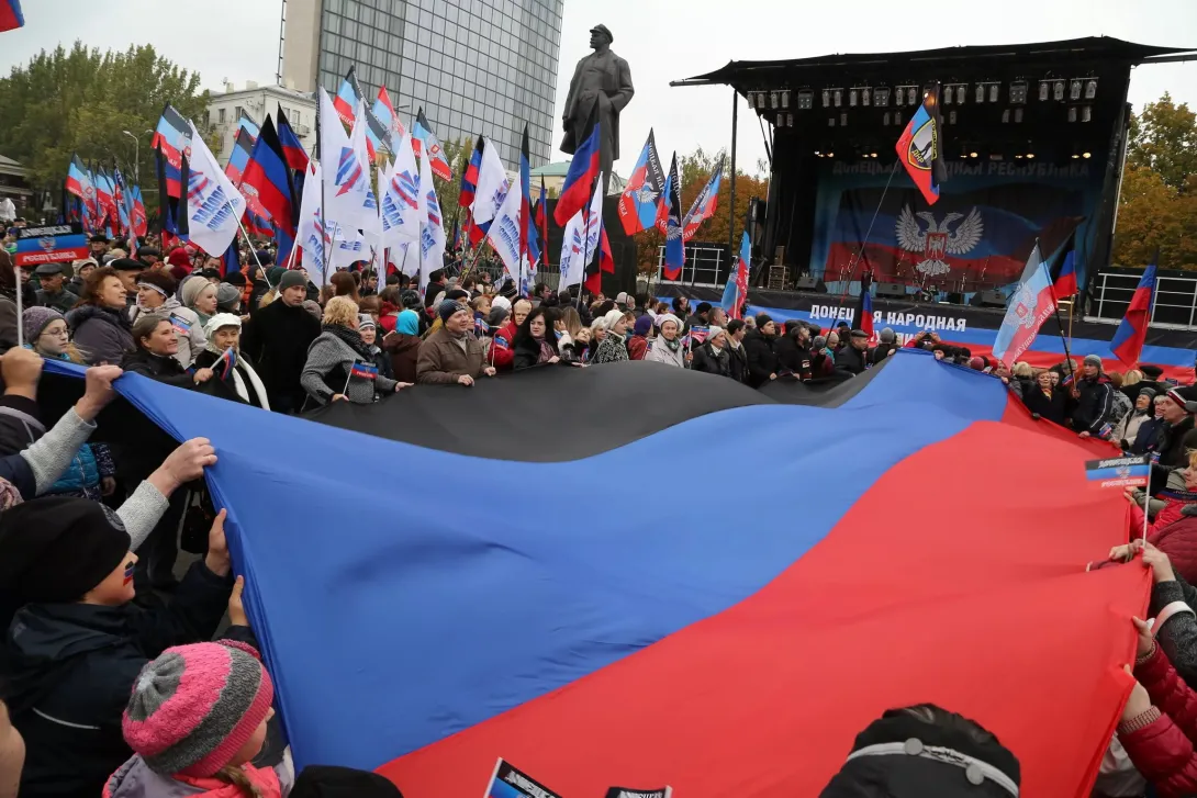 ГАИ ограничит движение в центре Донецка в связи с празднованием Дня флага ДНР