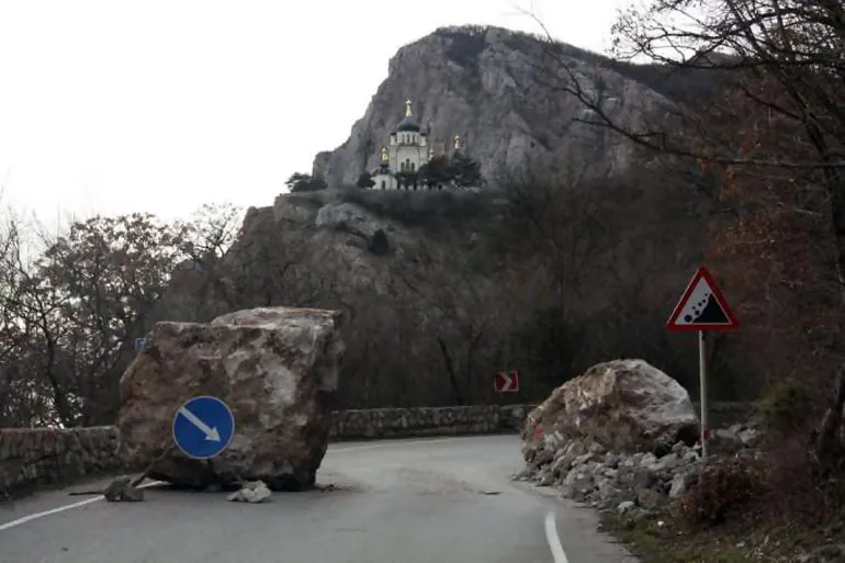 Крым переживает пик возможных камнепадов 