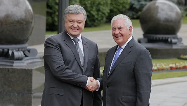 Порошенко и Тиллерсон обсудили развертывание миссии ООН в Донбассе