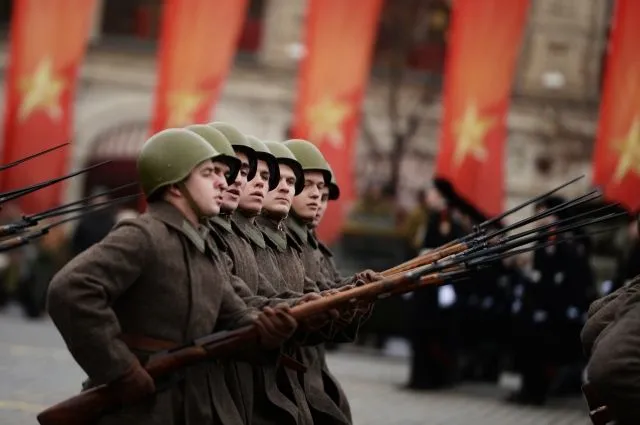 На Красной площади отметили годовщину парада 1941 года
