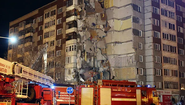 При обрушении дома в Ижевске погибли двое детей, сообщил источник