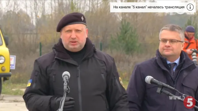 Турчинов пригрозил расстреливать украинцев за сотрудничество с Россией