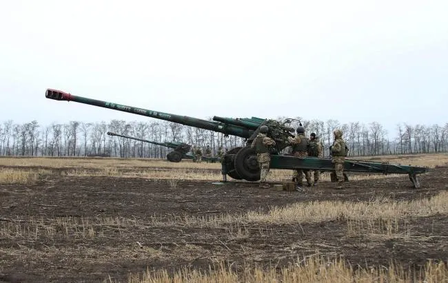 Украинские военные с артиллерией захватили посёлок под Горловкой