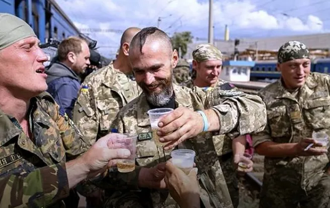Пьяный десантник ВСУ ранил ножом трех сослуживцев и скрылся