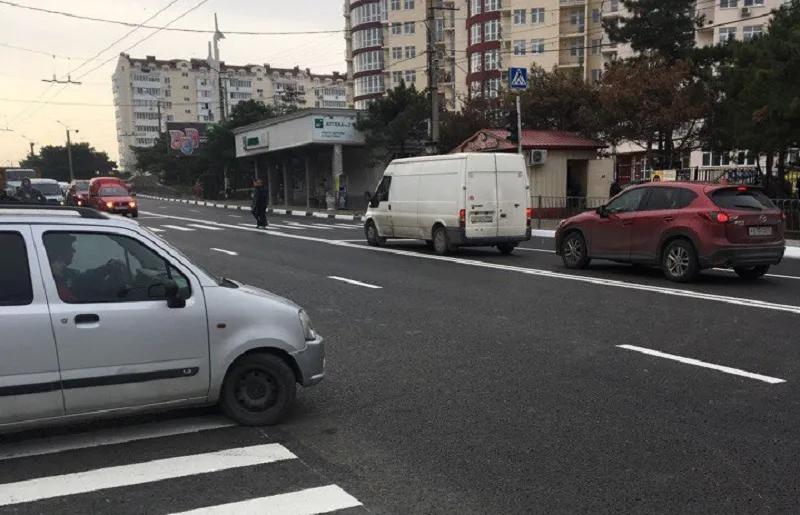 Севастопольским водителям вернут прерывистую линию у больничного комплекса