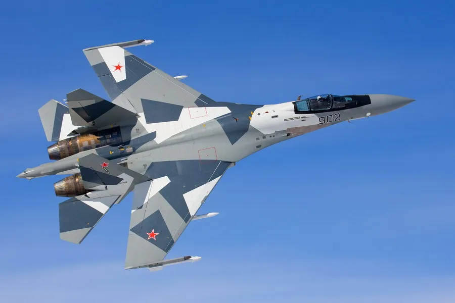 Конашенков рассказал о бегстве F-22 от Су-35С