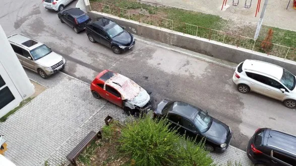 Ночное ЧП: в одном из дворов Севастополя сгорел автомобиль