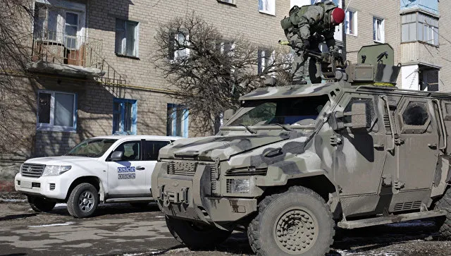 В ДНР заявили, что российские офицеры-наблюдатели покинули Донбасс