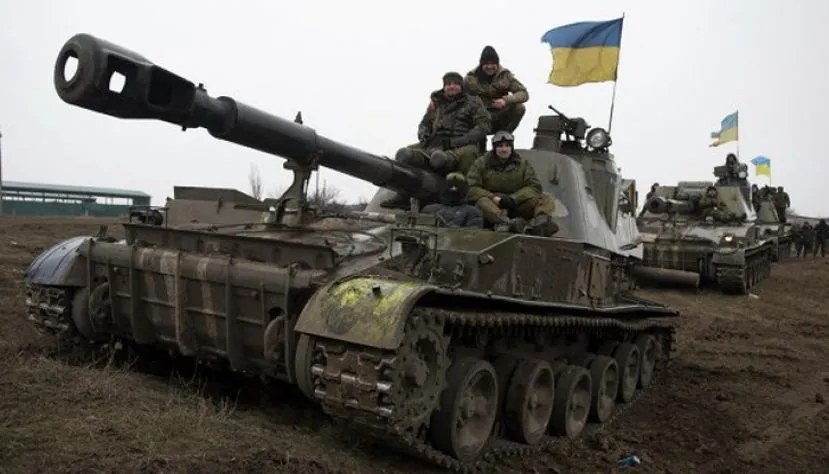 Киев выжал российских военных из Донбасса и ставит на войну