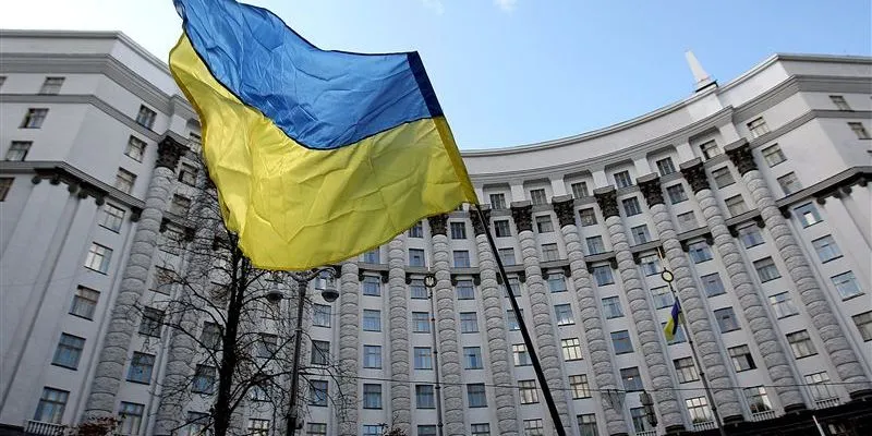 Правительство Украины продлило на год ответные ограничения в торговле с Россией