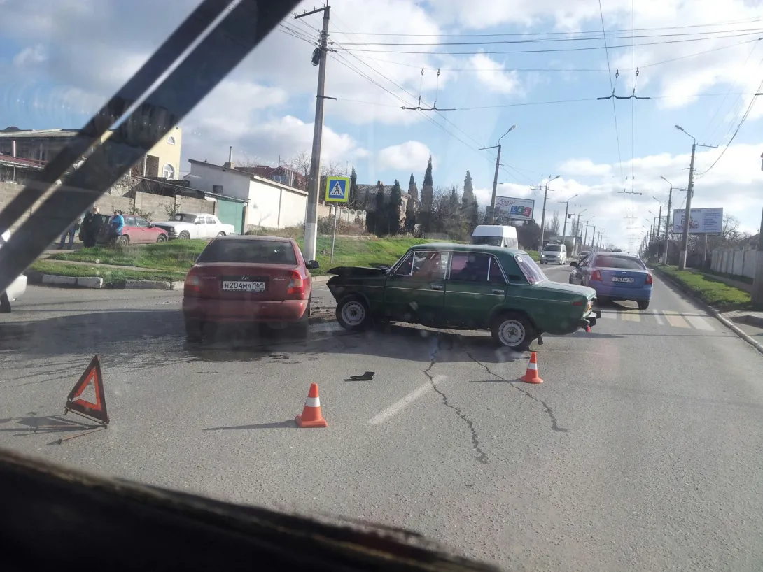 В столкновении на улице Руднева в Севастополе пострадал ребенок