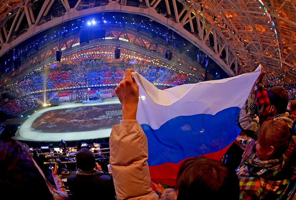 МОК запретил проносить на трибуны Олимпийских игр российские флаги