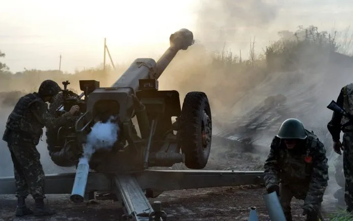 ВСУ в течение трех ночных часов обстреливали окраины Донецка