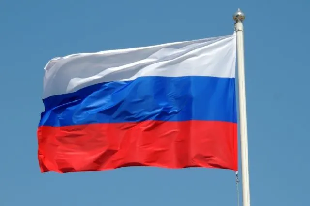 В Совфеде ответили на предложение Порошенко запретить флаг РФ во всем мире