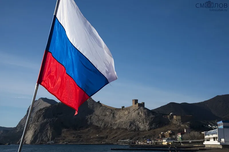 «МТС» перед годовщиной «Русской весны» почти признали Крым российским