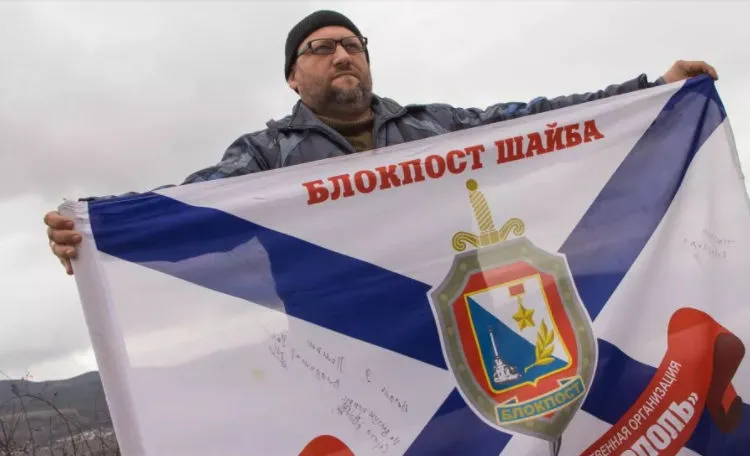 Жители Севастополя вернулись на места блокпостов времен Русской весны