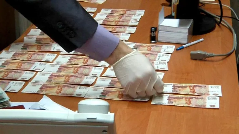 Чиновник Минобороны РФ попался на взятке в 5 млн рублей
