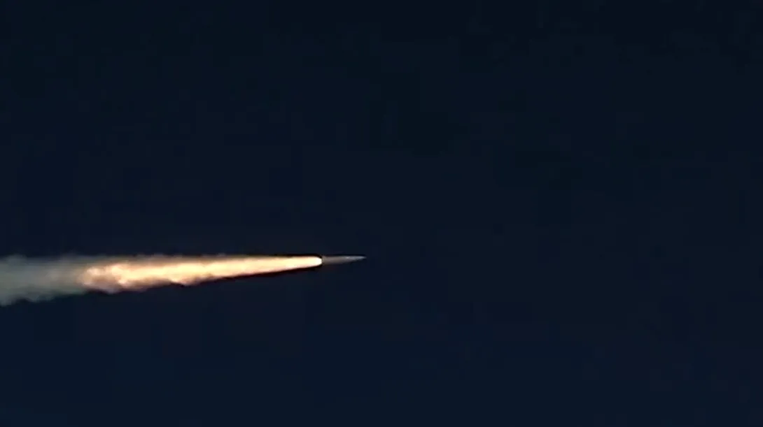 Российские военные провели учебный пуск гиперзвуковой ракеты "Кинжал"