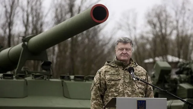 Порошенко припасет девять грамм свинца на случай нападения России