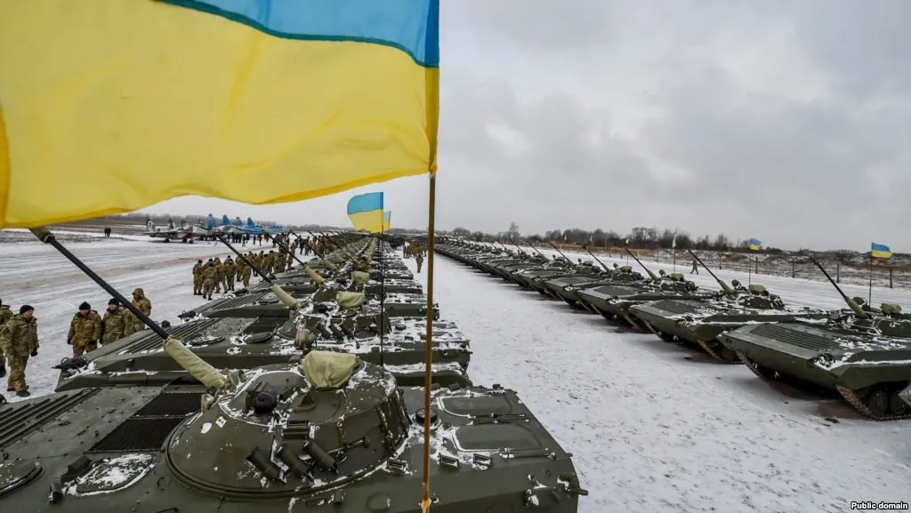 Украинская сторона продолжает размещать тяжелое вооружение в населенных пунктах Донбасса