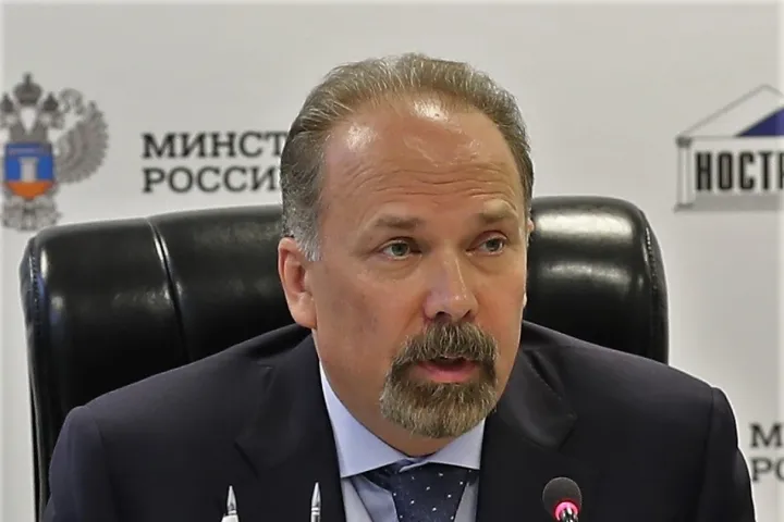 Минстрой поручил регионам до 15 апреля уточнить сроки достройки домов обманутых дольщиков
