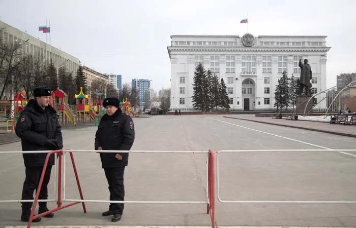 Центральная площадь Кемерова осталась оцепленной спустя два дня после митинга