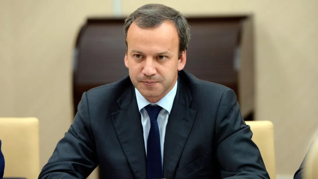 Дворкович не исключил колебания цен на бензин