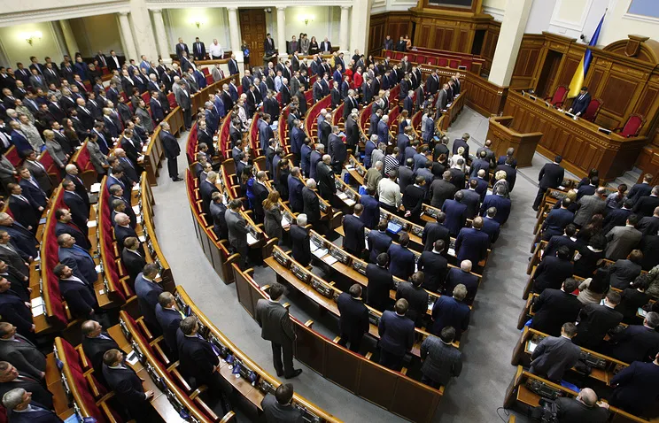 Рада просит не допустить "Северного потока - 2" и требует консультаций ЕК с правительством