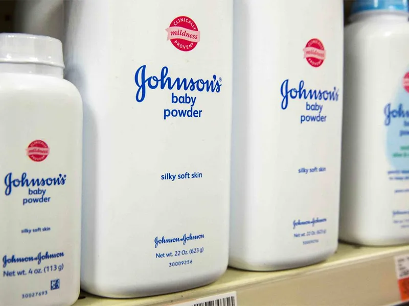 Johnson&Johnson наказали за канцерогенный асбест в детской присыпке